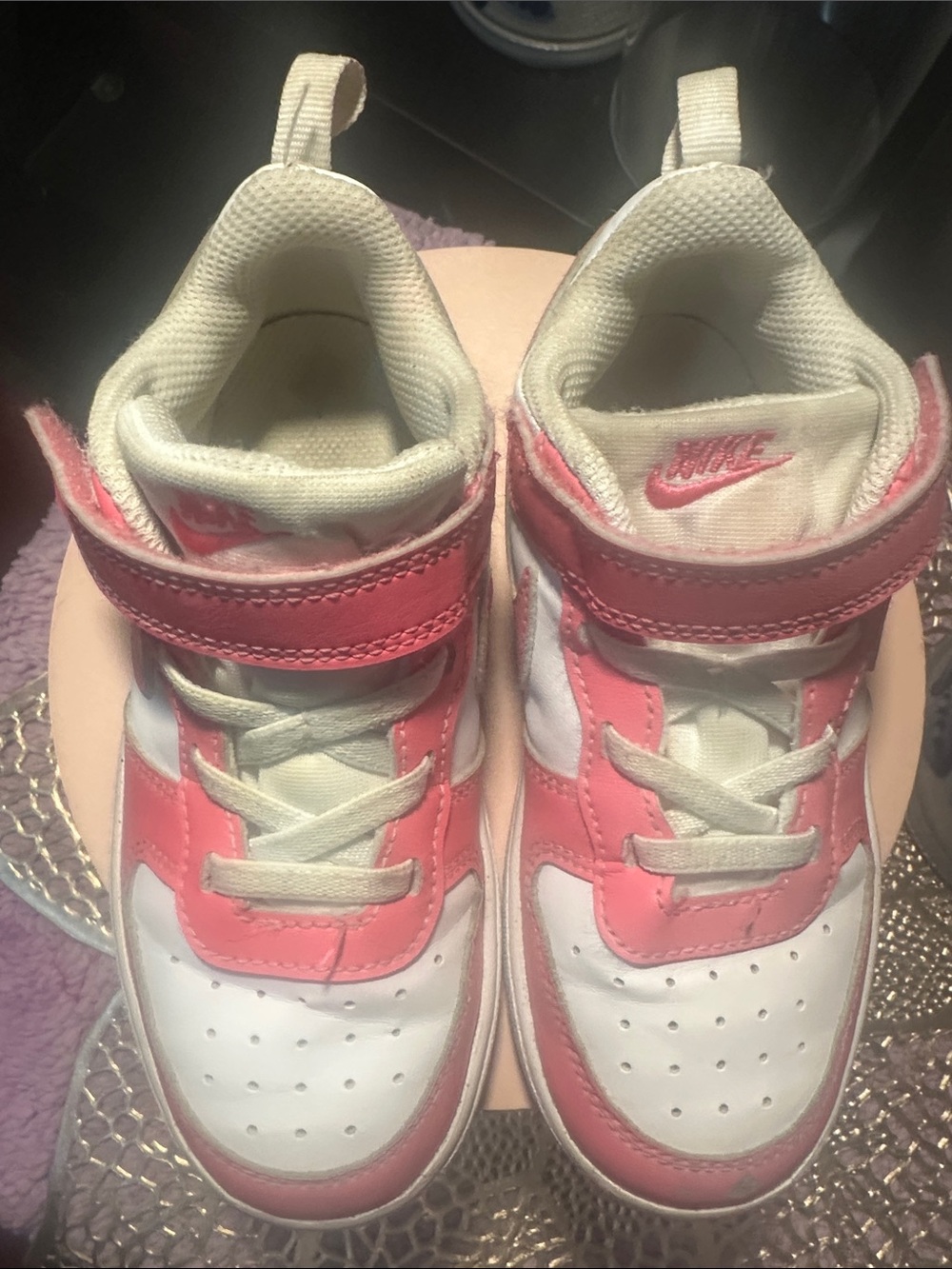 Nike Kids White and Pink Velcro Low-Top Sneakers
